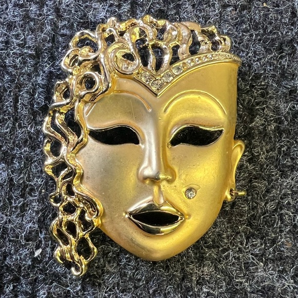 Vintage Theater Carnival Mask
Gold Tone Brooch Pin - Picture 4 of 4